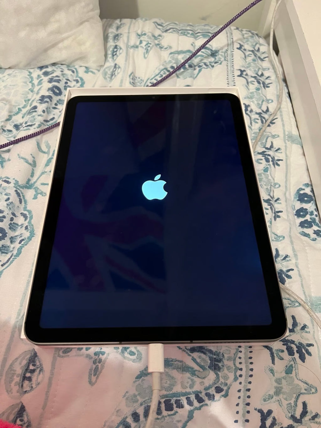 Apple iPad Air 5th Generation 256 GB in Space Gray 1K15