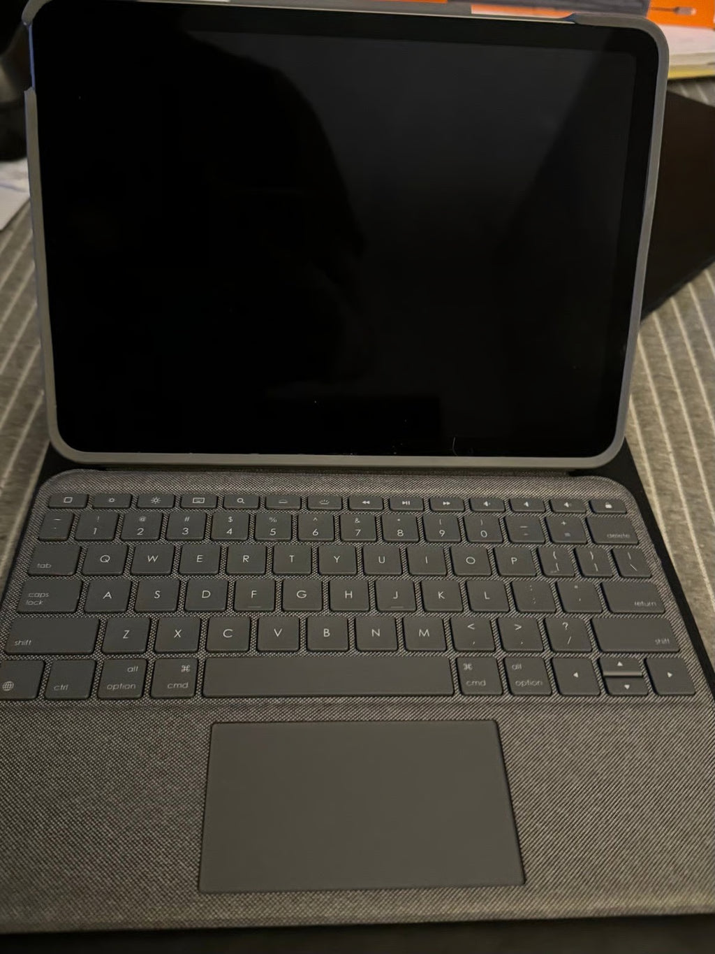 Apple iPad Air 4th Generation 64 GB in Space Gray 2L19