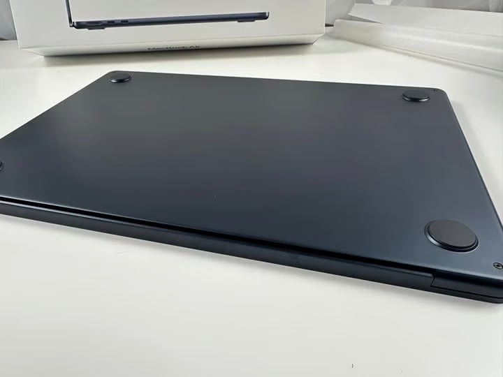 Apple Macbook Air 13.6"" M3 (2024) 8GB RAM 256GB Storage - Midnight (MRXV3L) 7M28