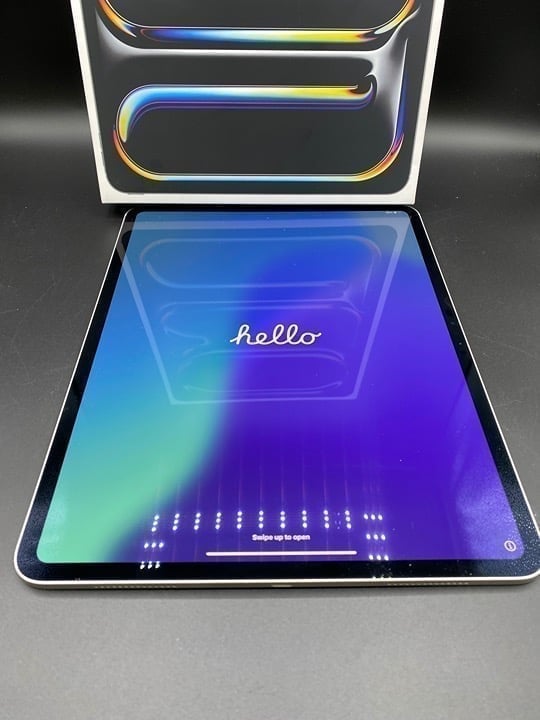 iPad Pro M4 OLED 256GB 7th generation 13"" with Magic Keyboard 5E66