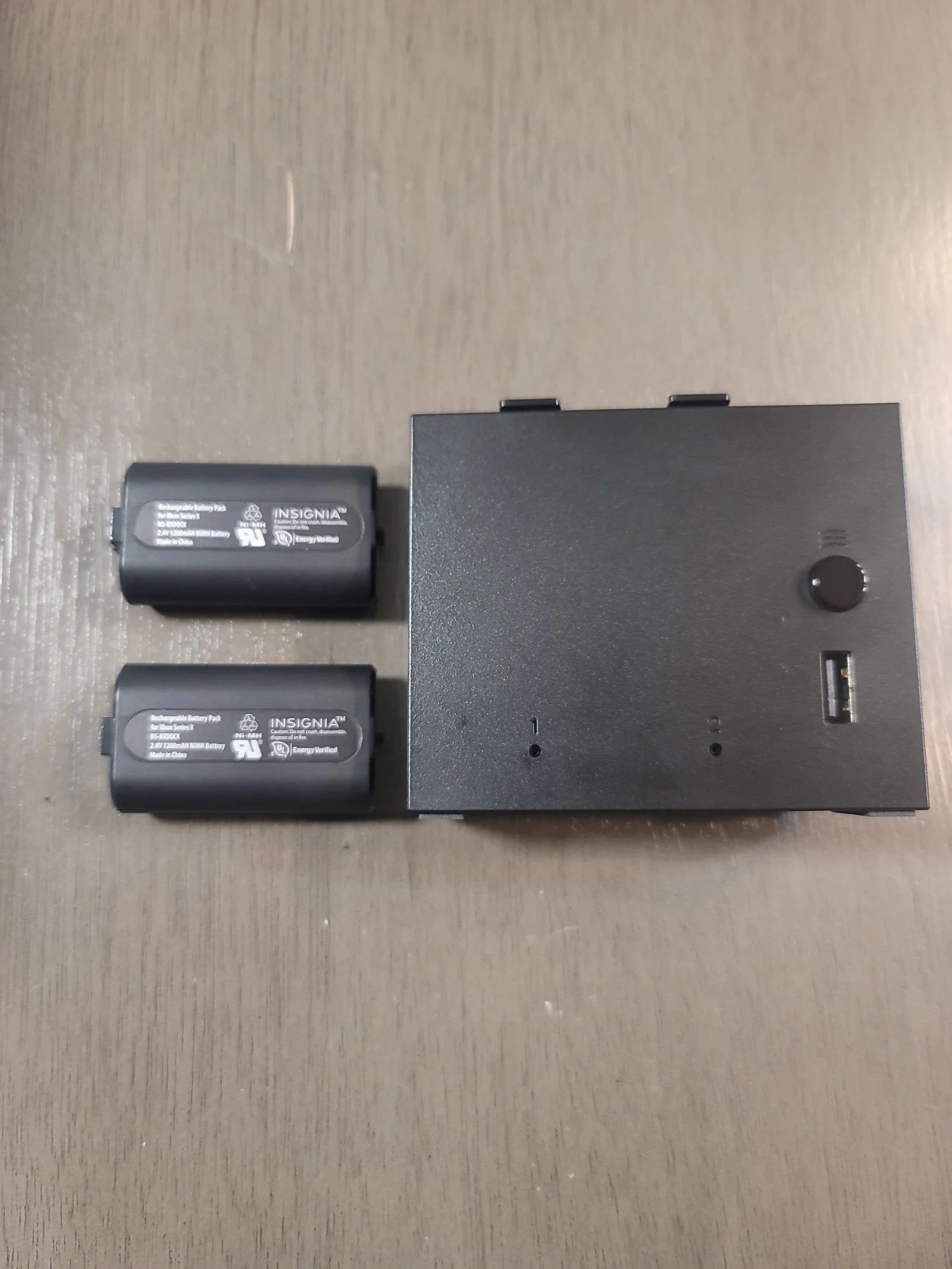 Xbox Series X 1 TB SSD with Controller Battery Charger 3K29