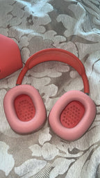 AirPods Max red 9L36