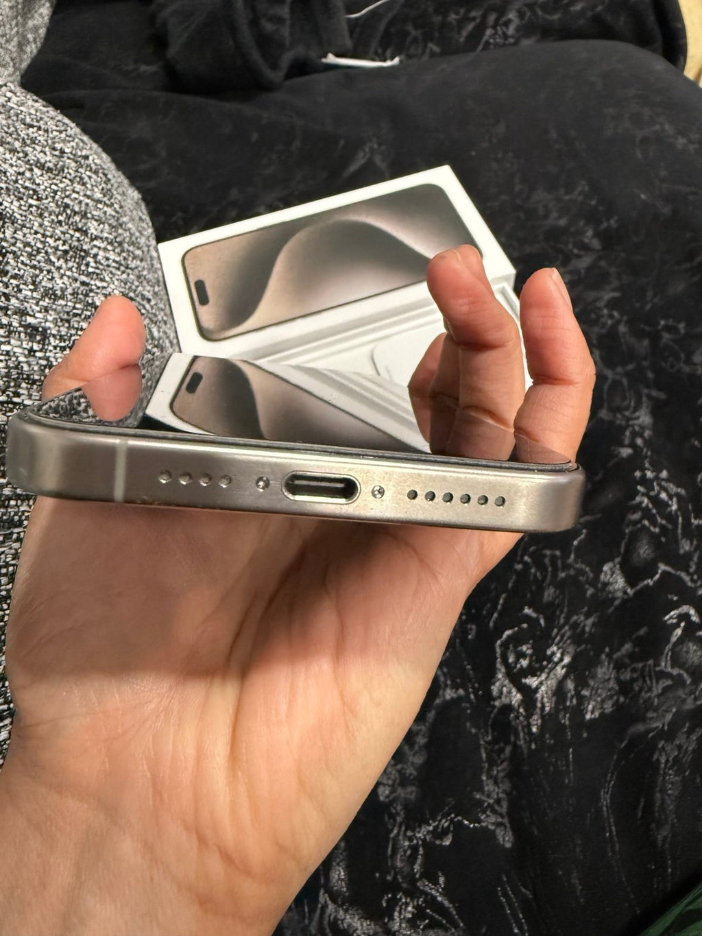 iPhone 15 Pro Max 1TB Unlocked Natural Titanium Color 7L63