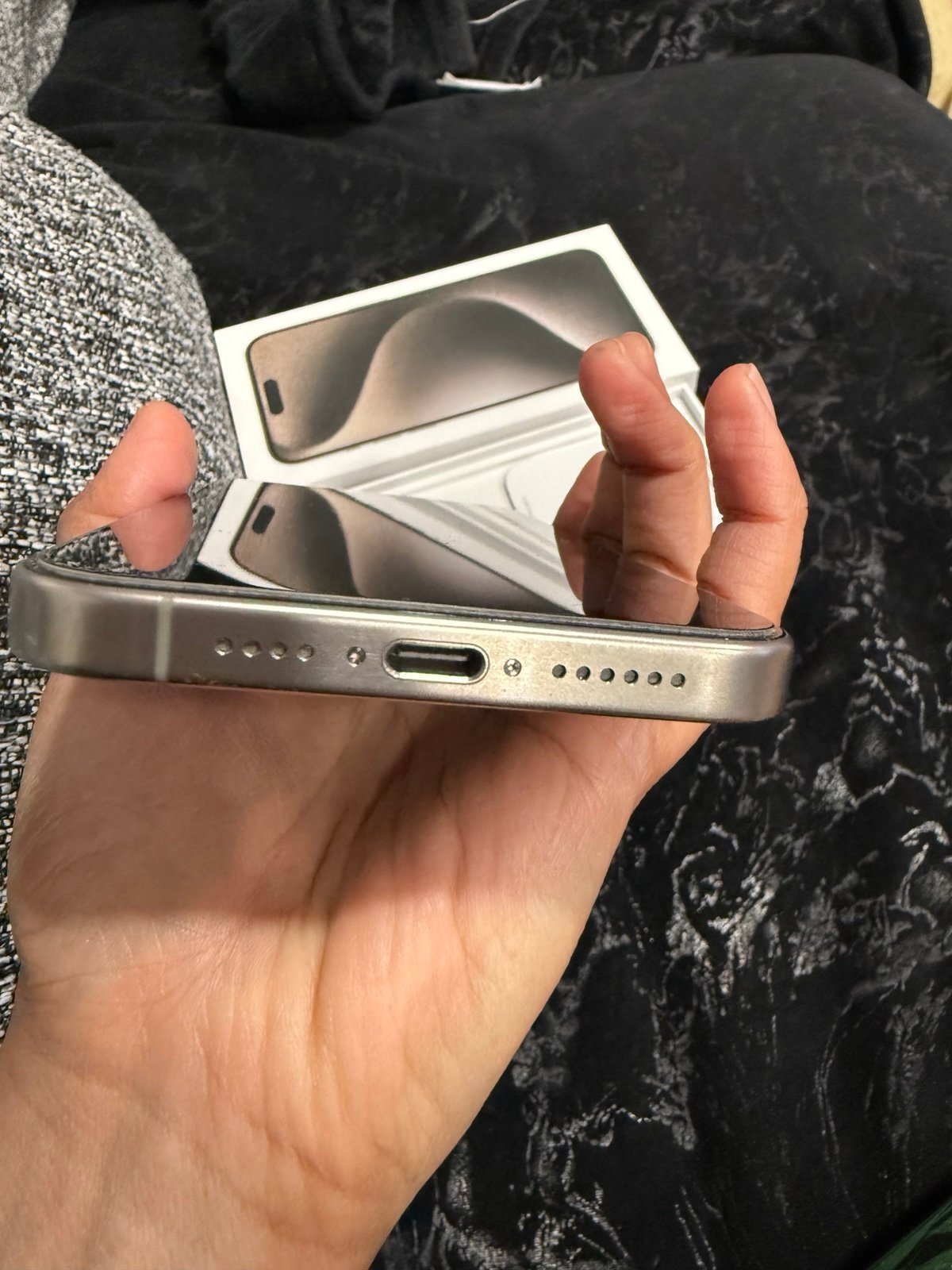 iPhone 15 Pro Max 1TB Unlocked Natural Titanium Color 7L63