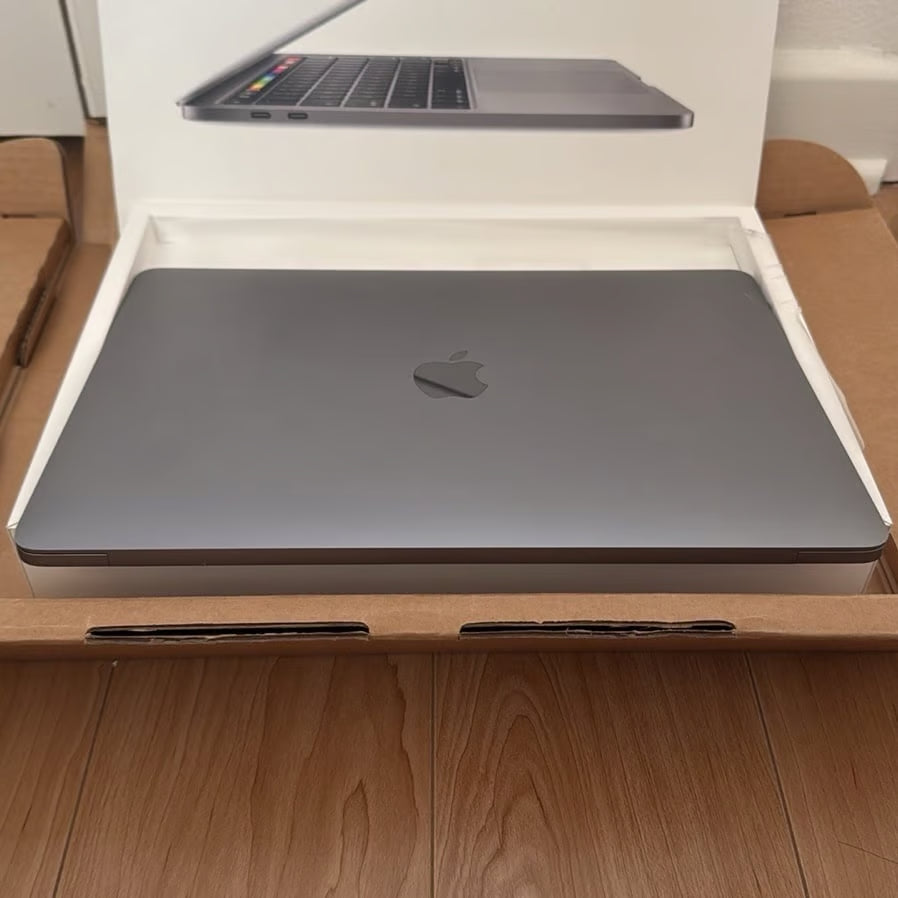 MacBook Pro 13-inch 1H13