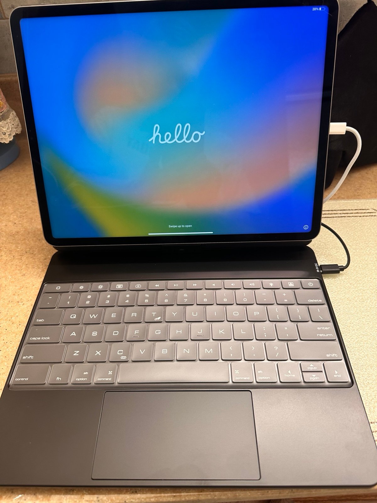 iPad Pro 12.9�?screen 6th generation 9M31