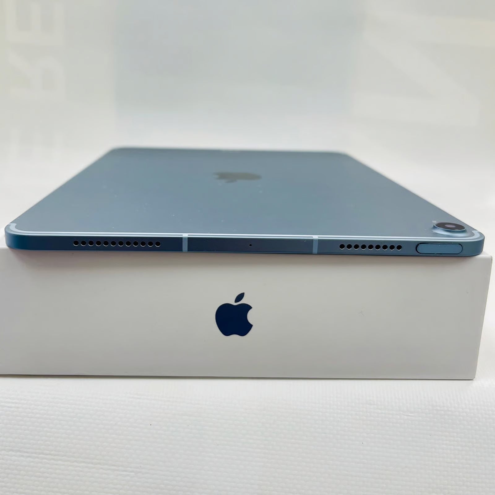 Apple iPad Air 4th 64GB Wifi & Cellular 5A68