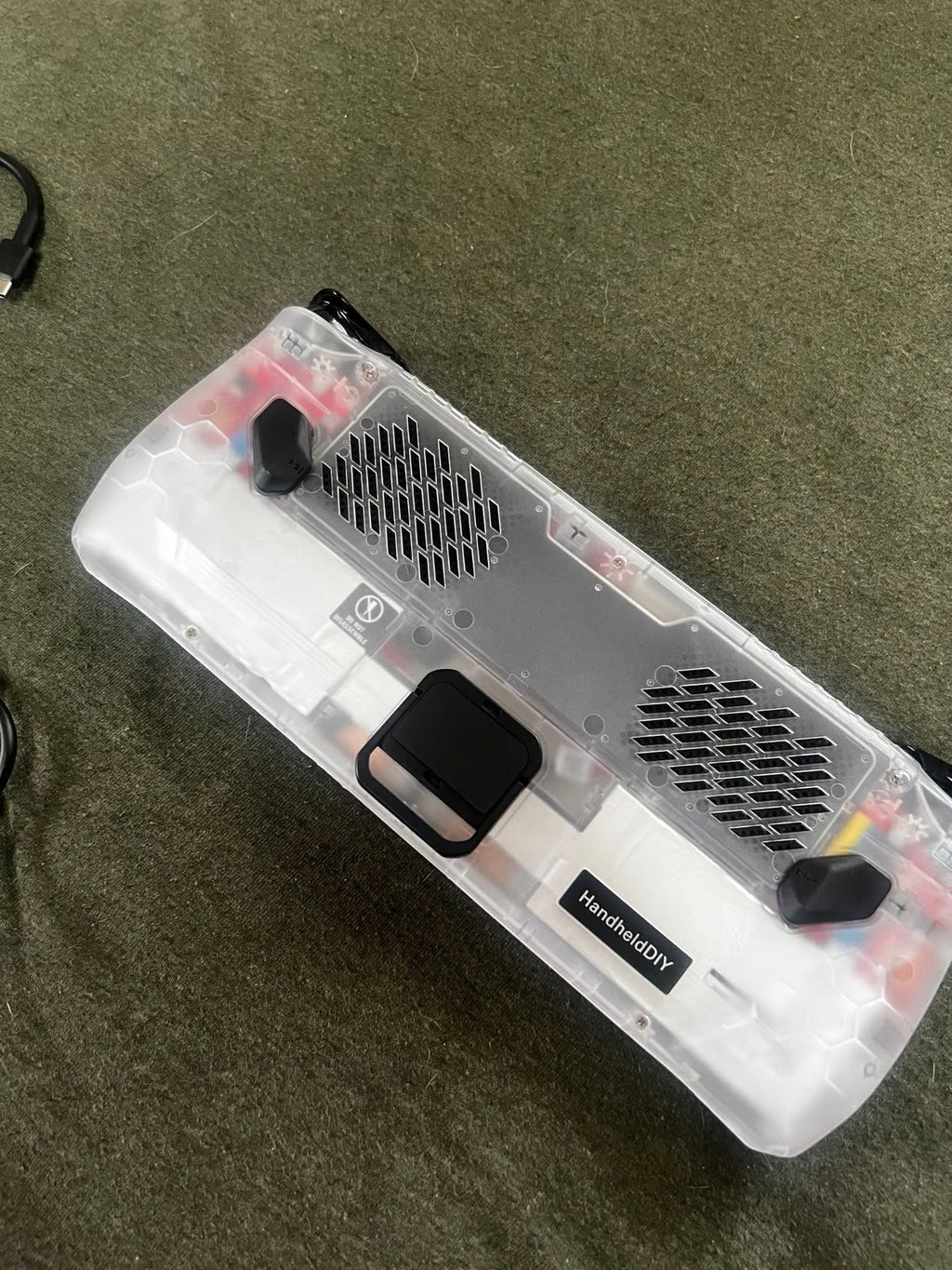 Asus Rog Ally Z1 Extreme with foldable wireless keyboard 2T53