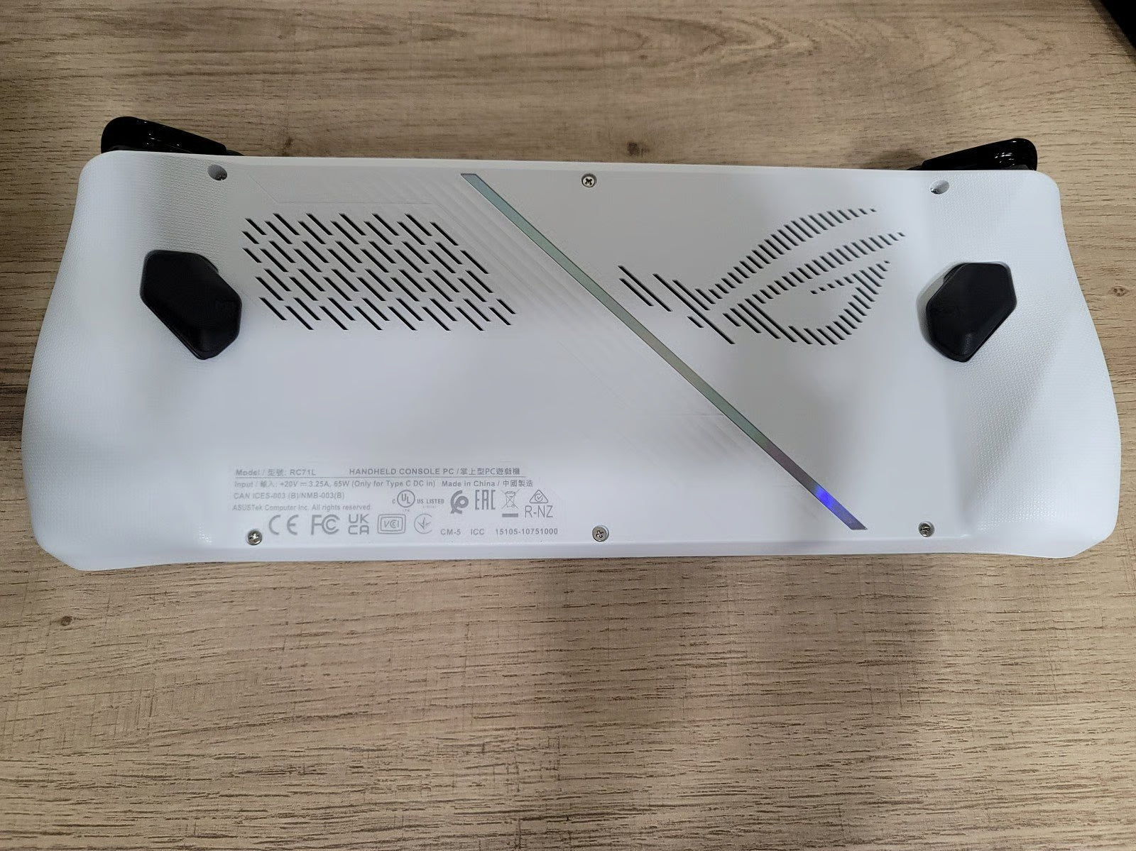 ASUS rog ally z1 extreme 2B12