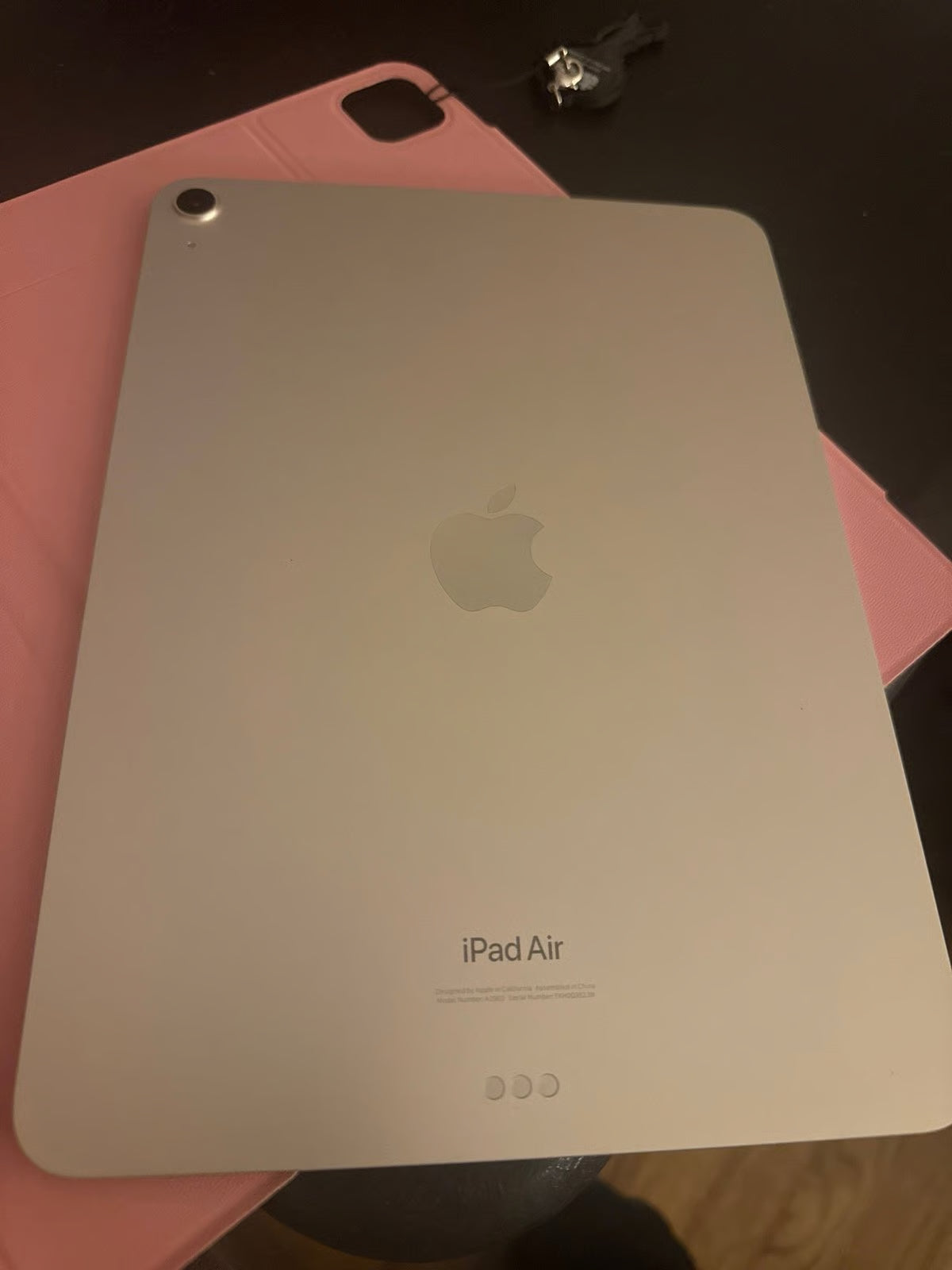 2024 M2 IPad Air in starlight - 256gb 1N82