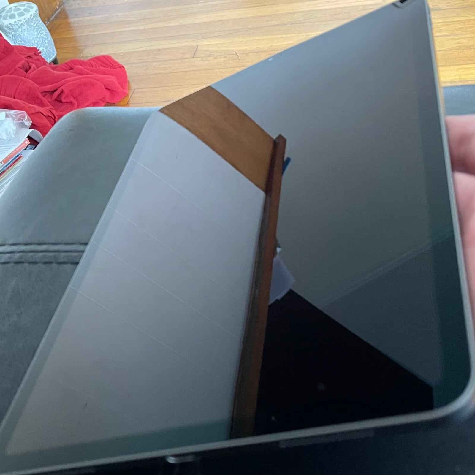 iPad Pro 11�?64gb wifi/cellular w/case 2C29