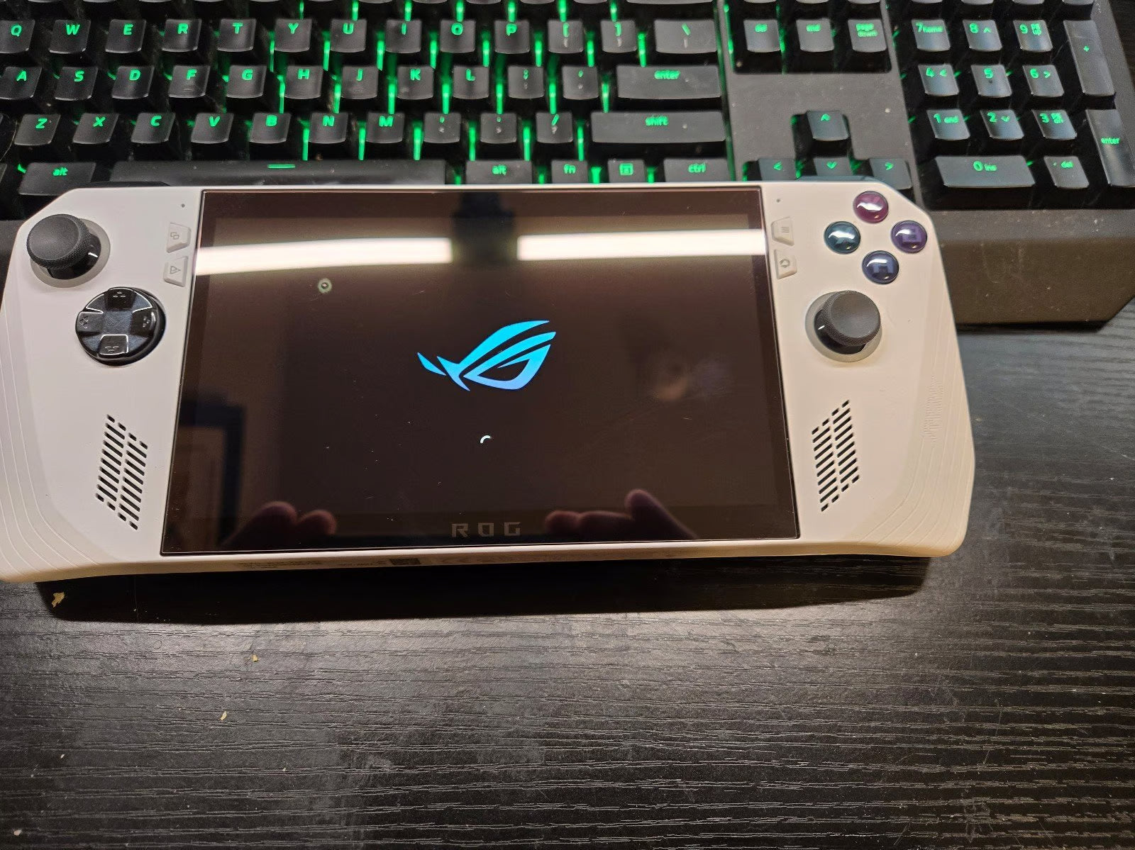 ASUS ROG Ally Z1 Extreme 7U92