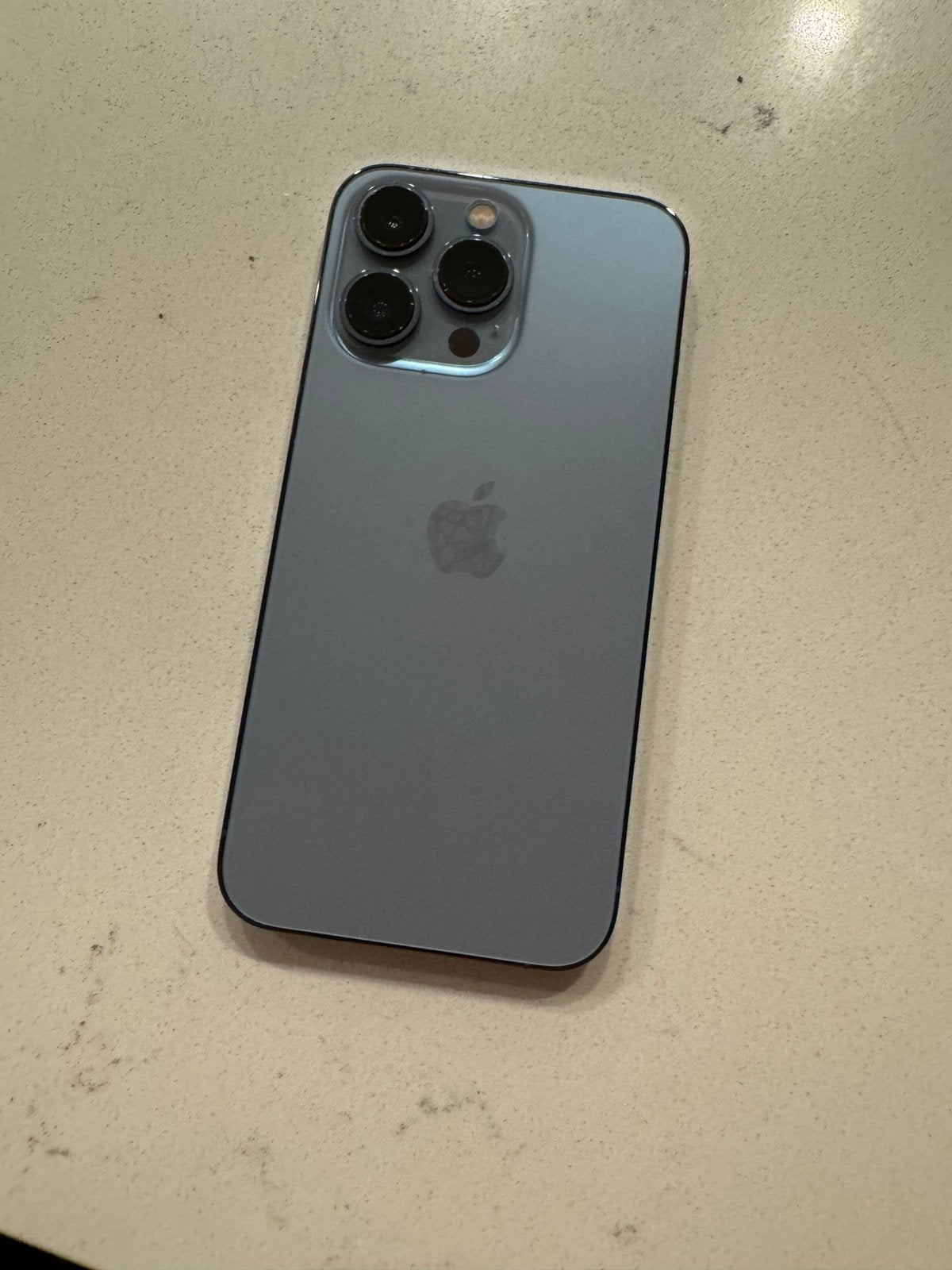 Apple iPhone 13 Pro unlocked. Perfect condition 6J68