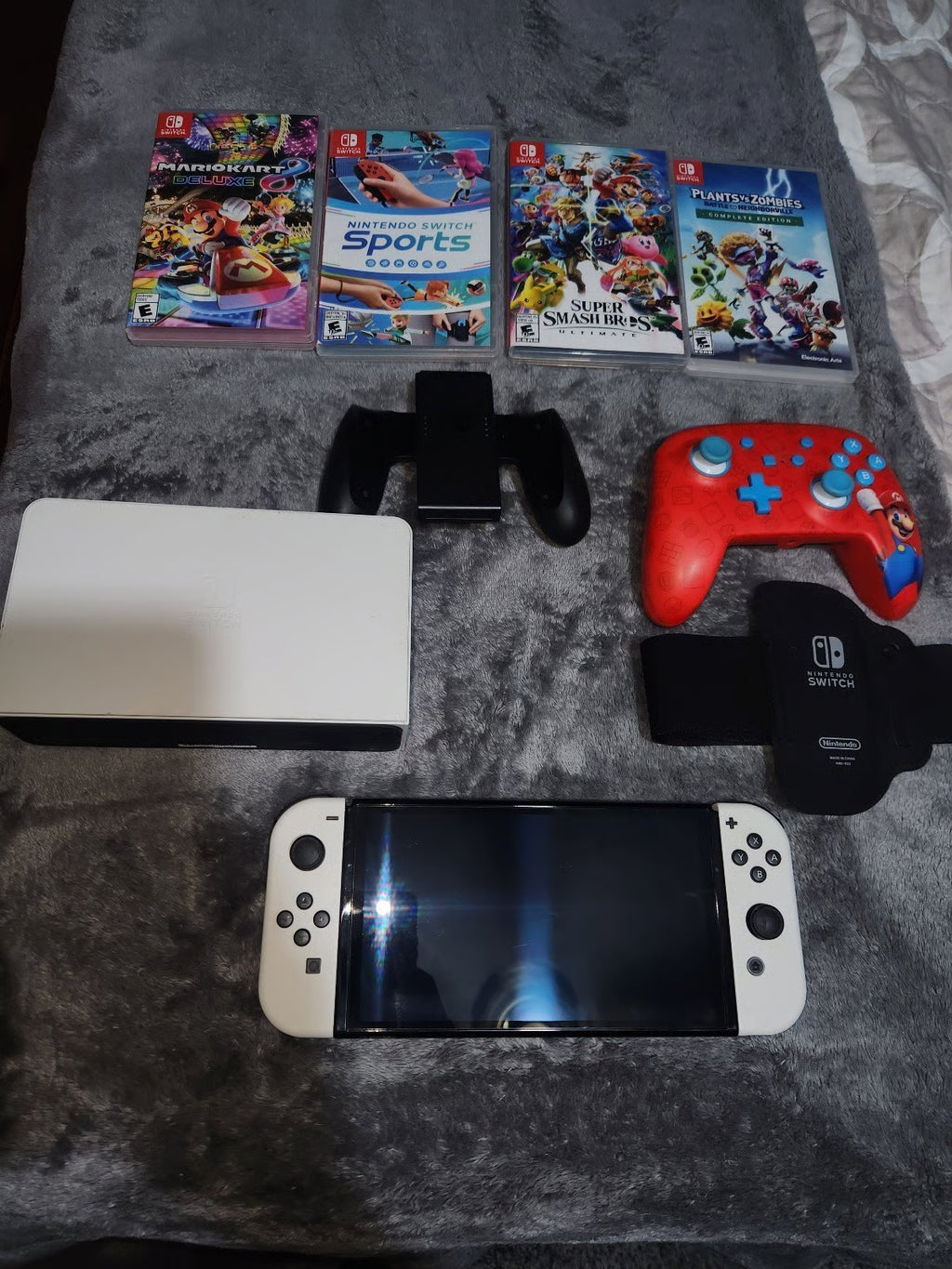 Nintendo Switch OLED Bundle 8R87