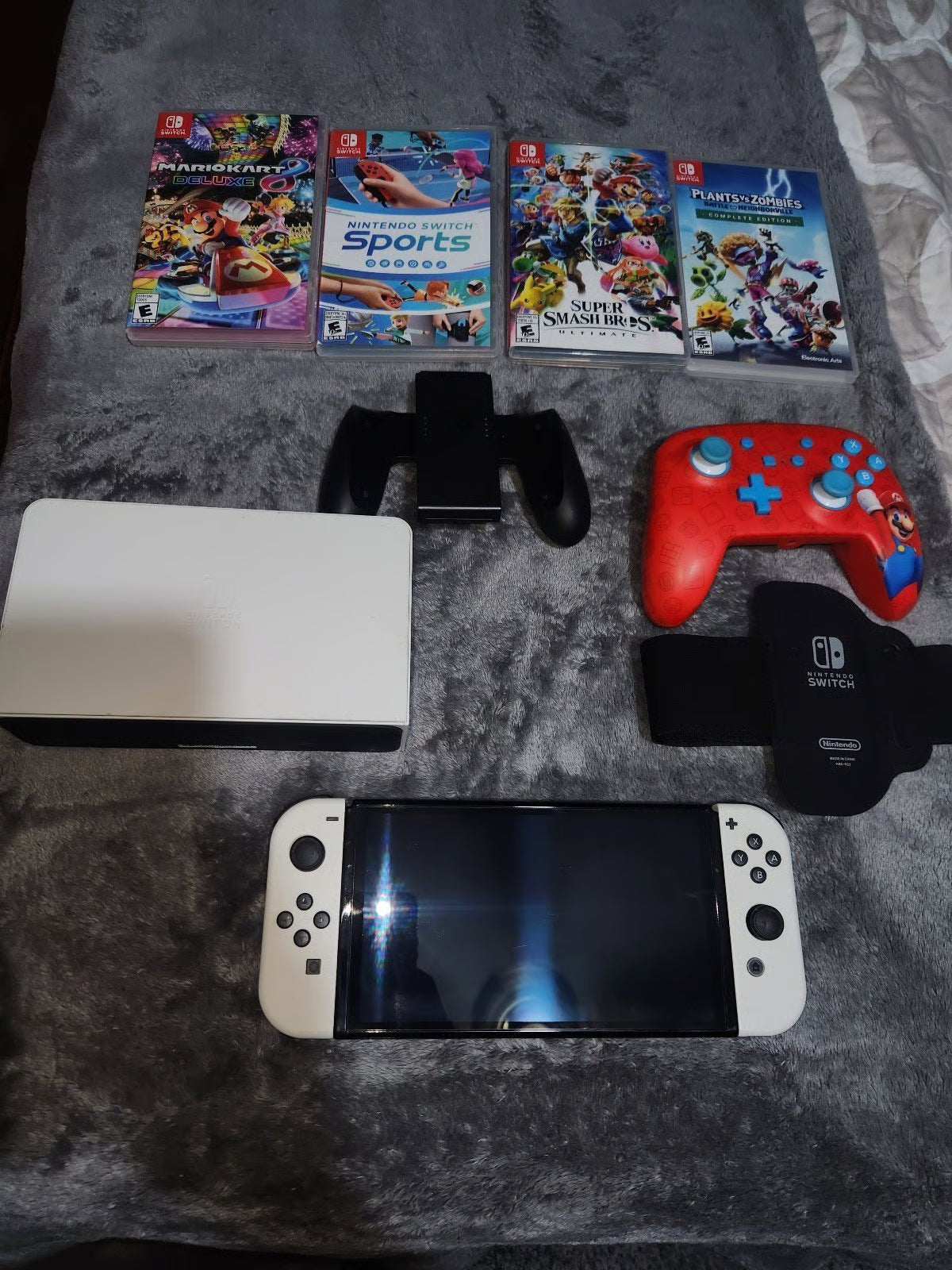 Nintendo Switch OLED Bundle 8R87
