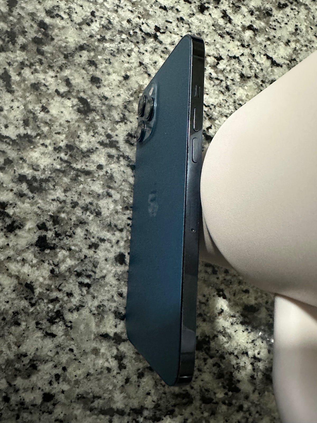 iphone 12 pro max unlocked 8Z93