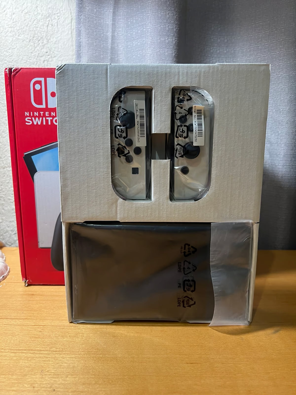 Nintendo Switch OLED + 9 Must Play Highly Rated Titles 9T89