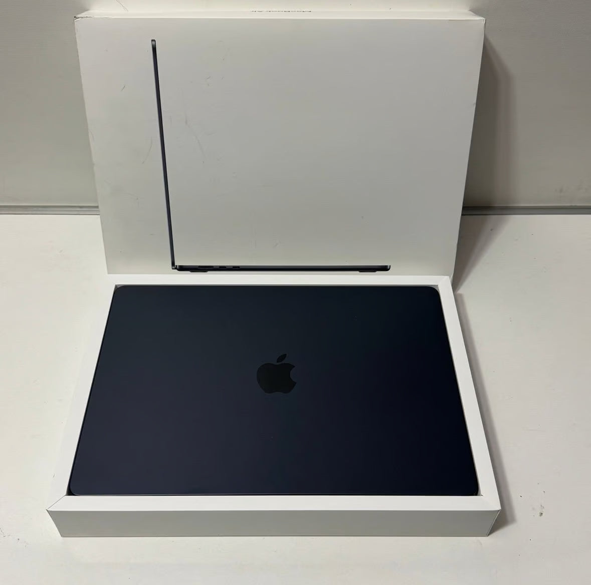 Apple MacBook Air 15in 512GB & 8GB RAM *2023* ONLY 18 CYCLES. 100% Health 6N83