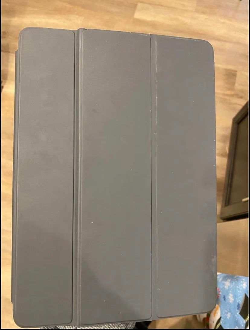 Apple iPad Air 3rd Generation 64 GB with Smart Keyboard 6L31