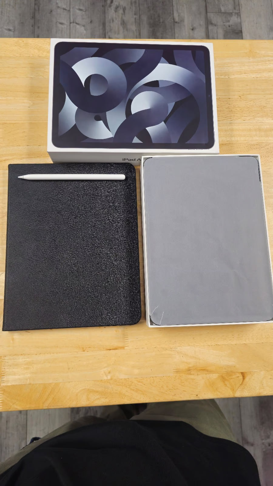 iPad Air 5th Gen (M1 Chip) (64GB)(WIFI) 7B89