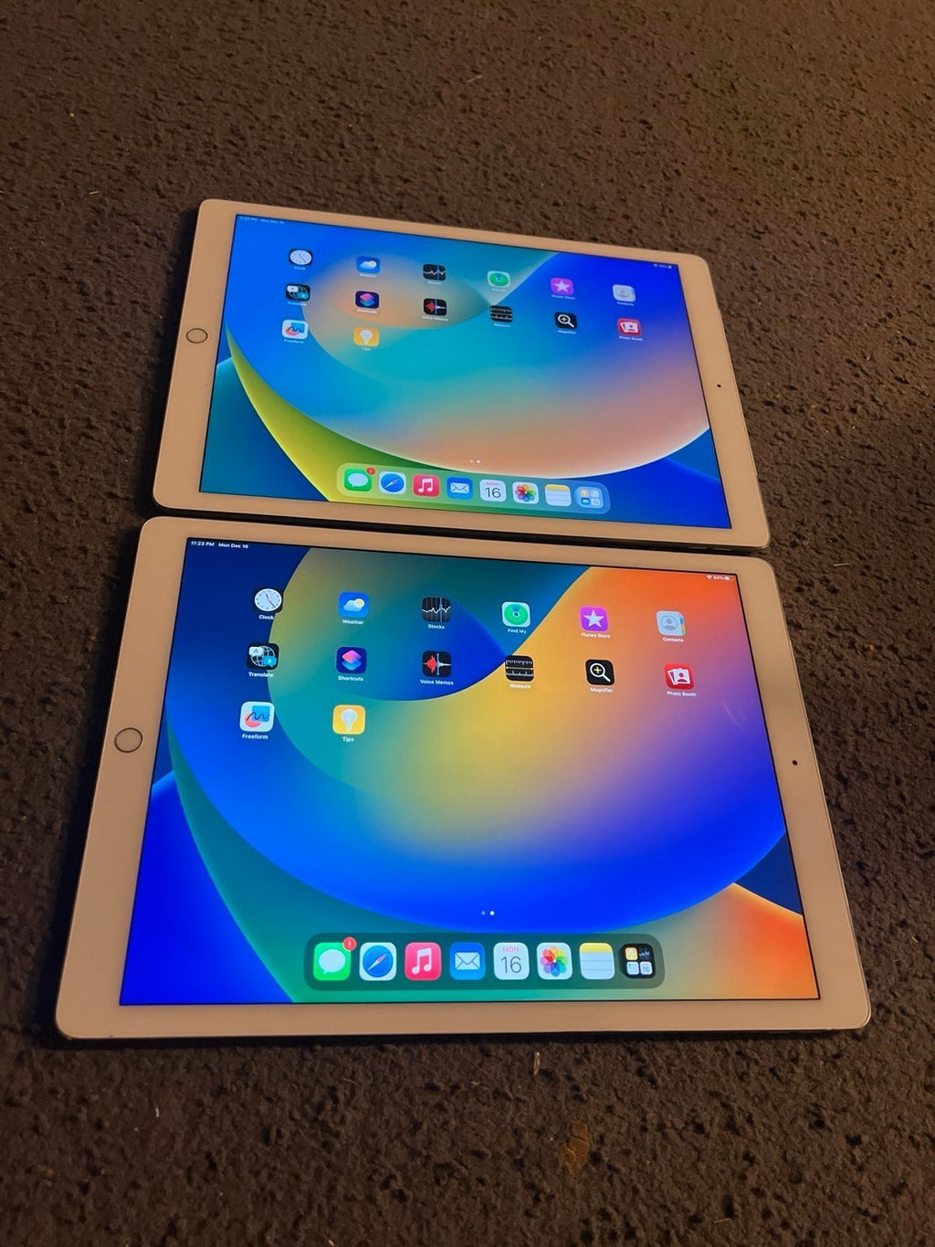 10 Apple iPads pro 12.9 inch 128GB 3L69