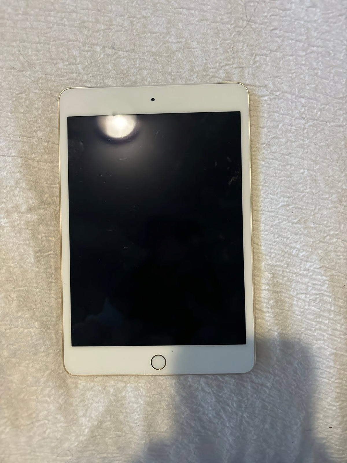 iPad mini 4th generation Gold 128 GB 9M78