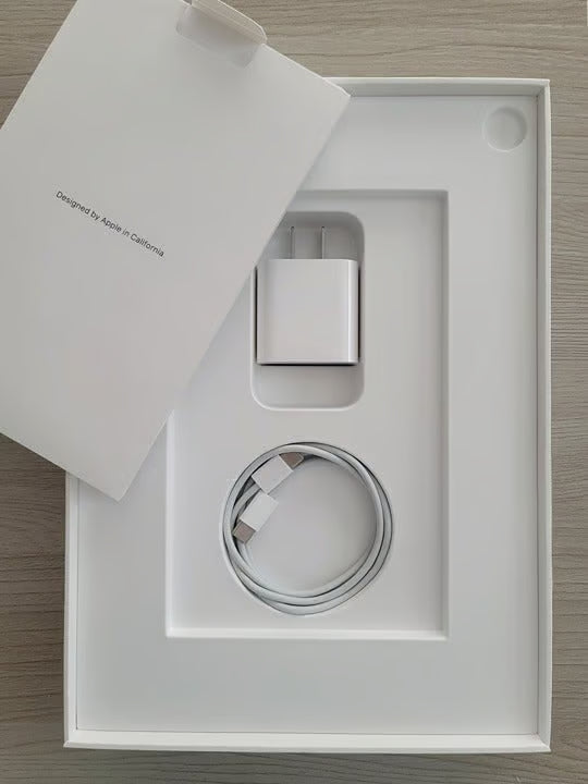 Apple iPad Air 5th Generation 256 GB Purple With Apple Pencil and Magic Keyboard 2A13