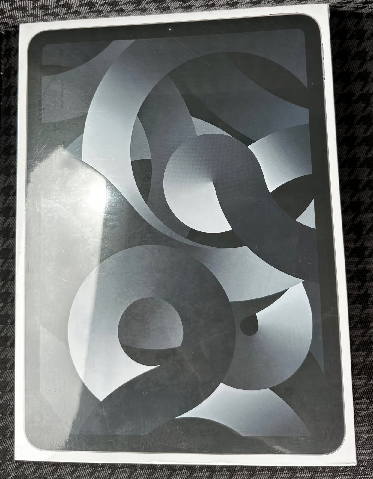 ipad pro 4th generation and iPad Air 5th gen 9C15