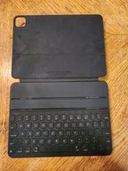 Apple iPad Air 5th Generation 64 GB in Space Gray 2W51