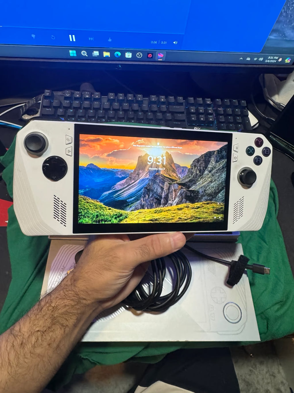 ASUS - ROG Ally 7"" 120Hz FHD 1080p Gaming Handheld - AMD Ryzen Z1 Extreme 512GB 8B99