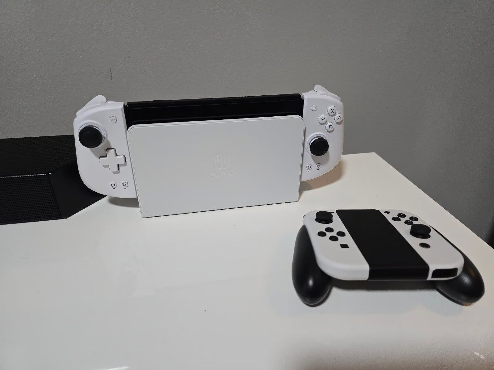 Nintendo Switch oled 8V71