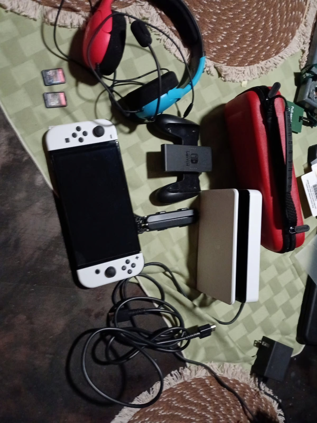 Nintendo switch OLED and accessories 9J78