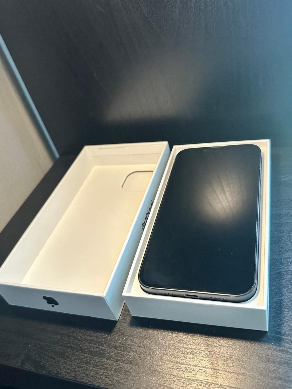 Apple iPhone 14 128 GB in Midnight 3Q11