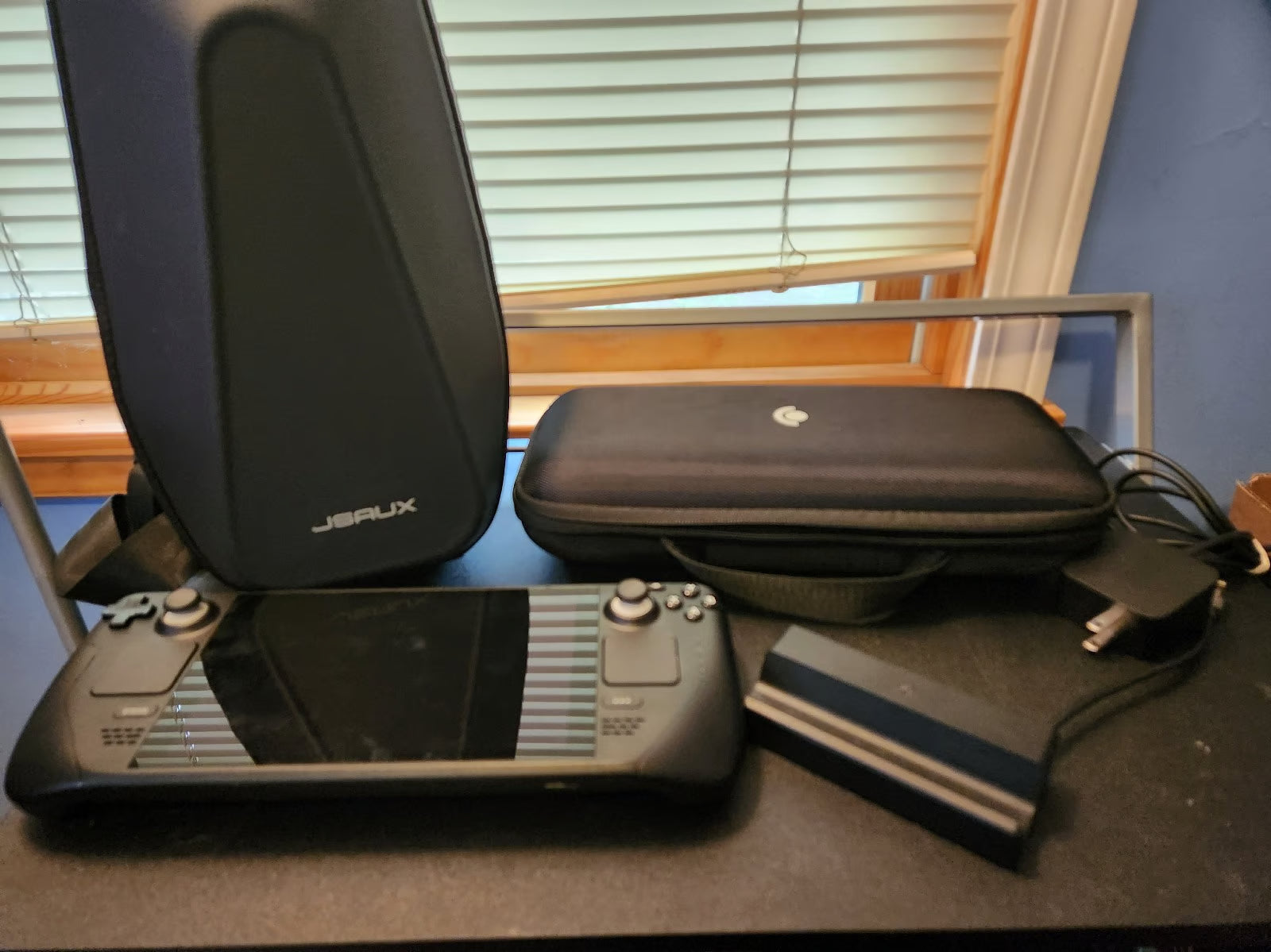 steam deck 64gb LCD with dock and backpack 3V81