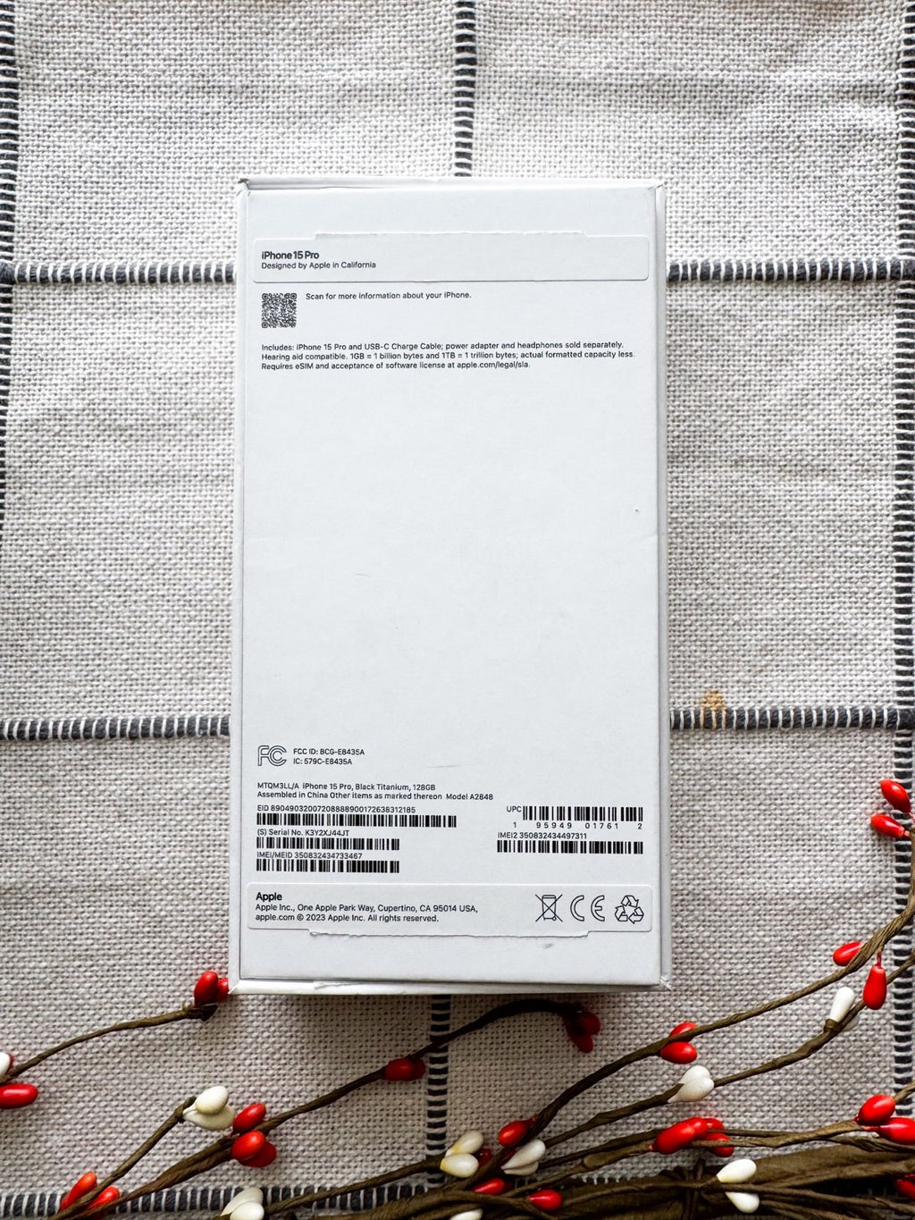 Black Titanium IPhone 15 pro 128gb (unlocked) 7V99