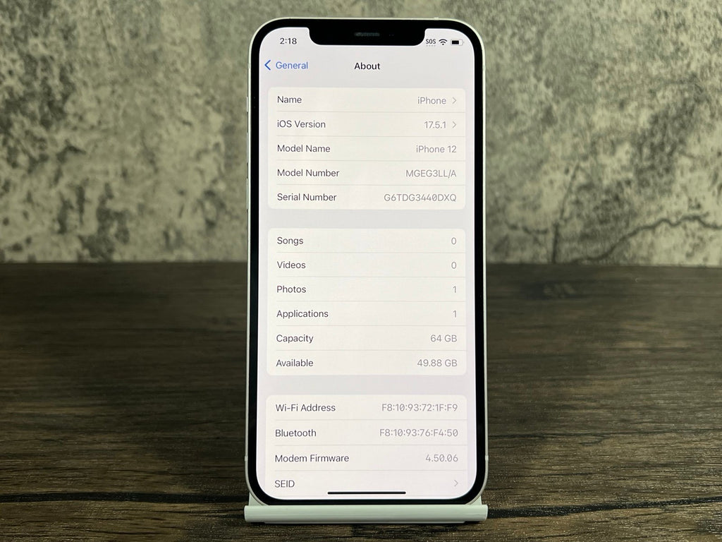 Apple iPhone 12 64 GB in White for Unlocked 8V15