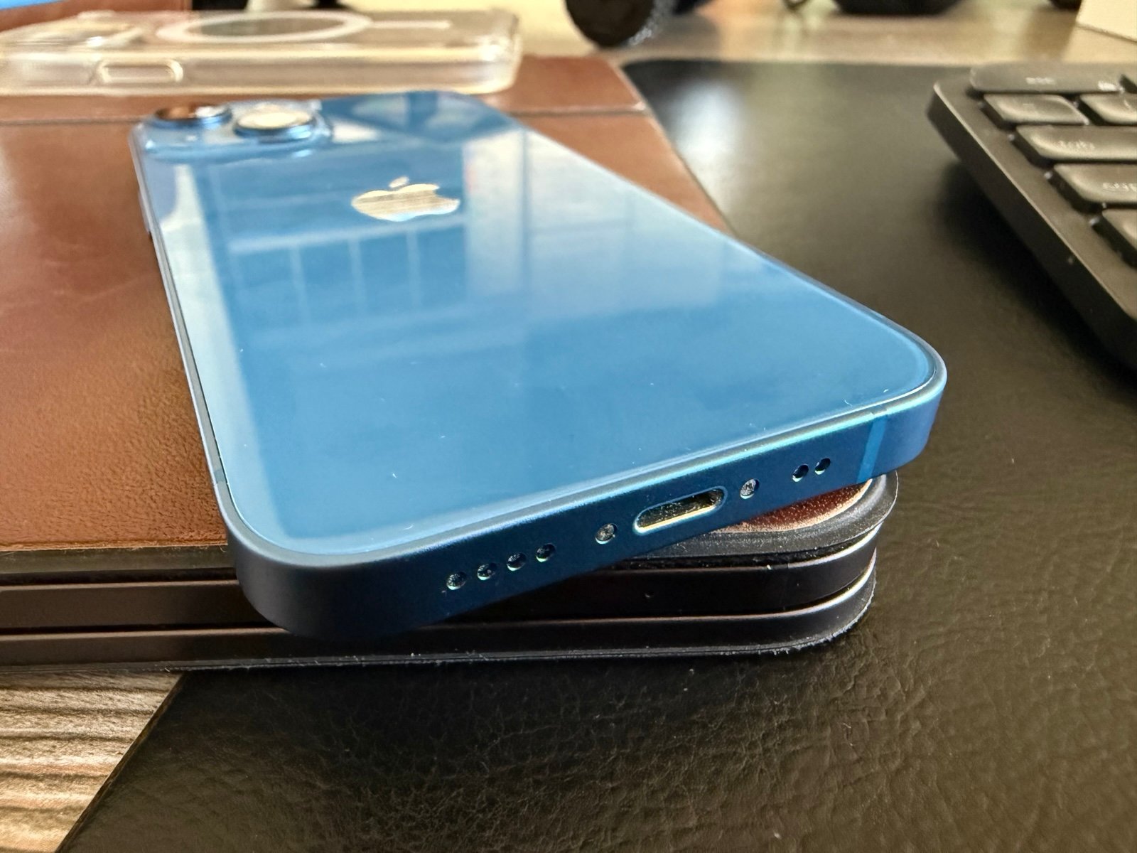 Apple iPhone 13 Mini 128 GB in Blue MINT unlocked w Apple case 1M56