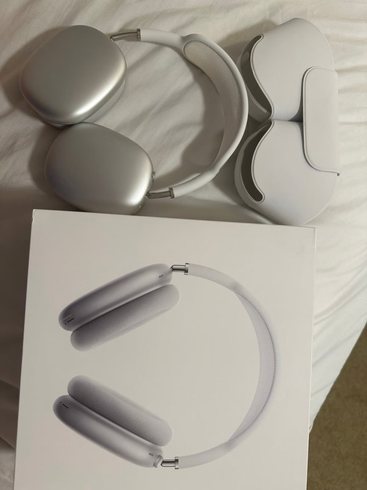 Apple AirPods Max in Silver 2A52