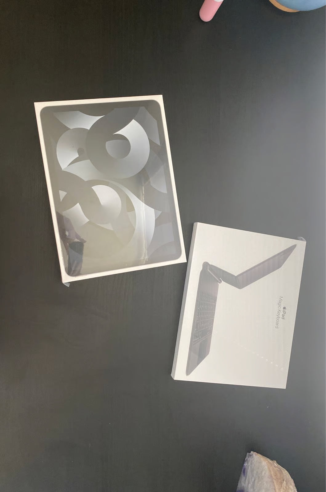 Apple iPad Air 5th Gen & Ipad Magic Keyboard 8Y62