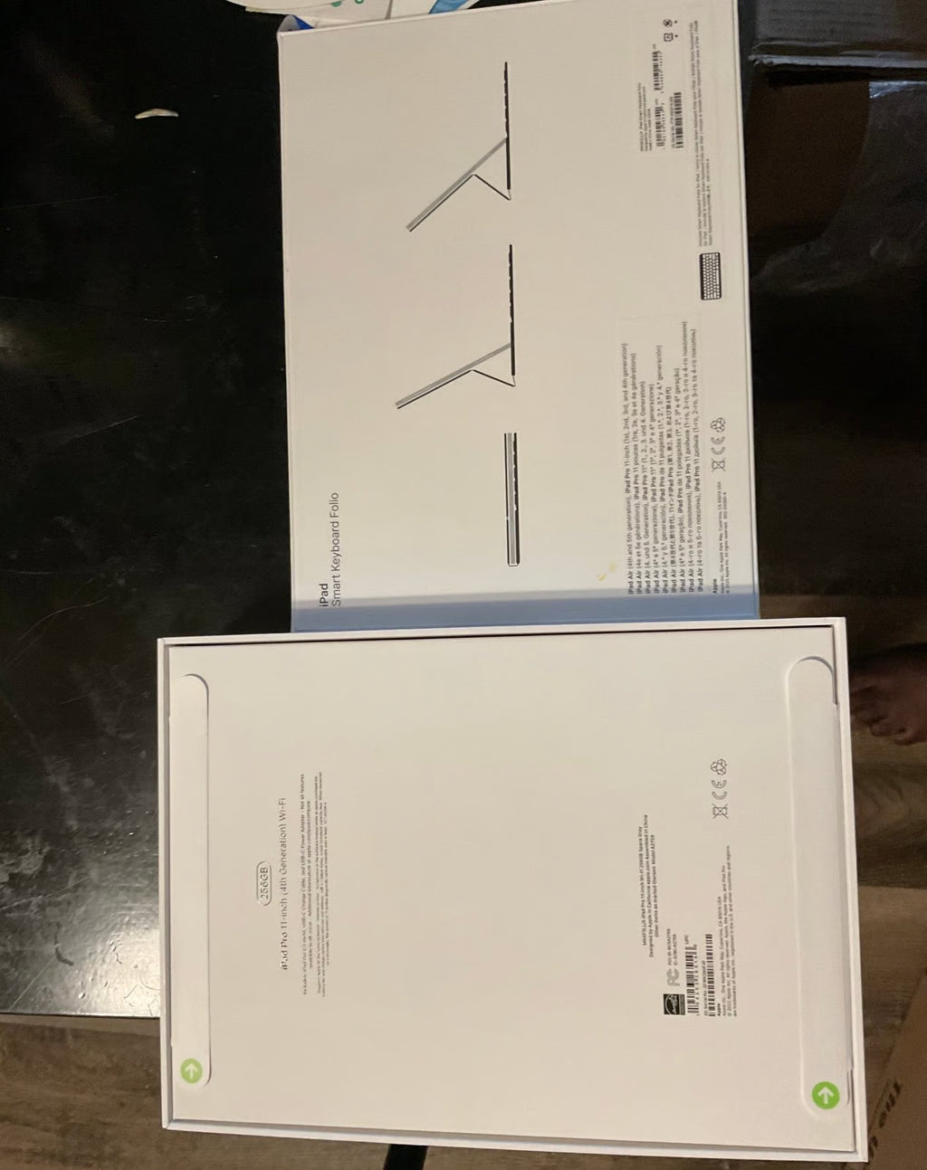 ipad pro 11 inch 4th generation 256GB and Smart Keyboard for ipad 6C36