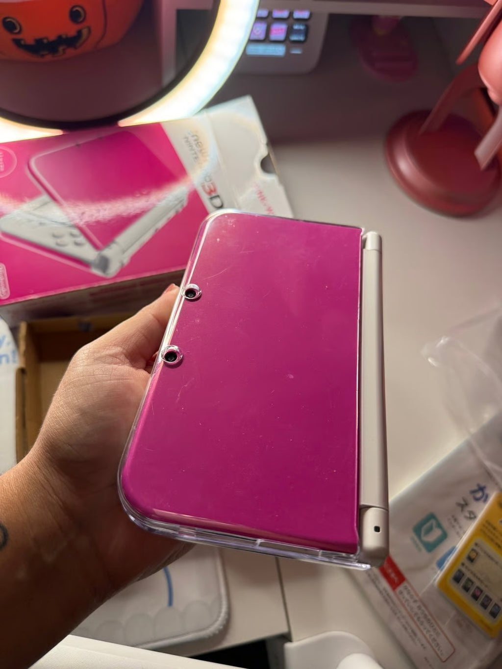 New Nintendo 3DS XL in Pink w/ 256gb sd card