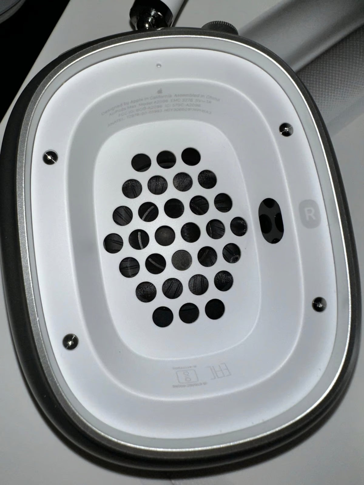 Apple AirPods Max with Smart Case in Silver with Original Packaging 7F29