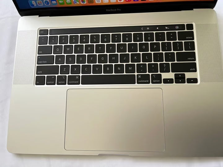 MacBook Pro 16 inch 2019 i9 16GB 1TB - Like New 5C96