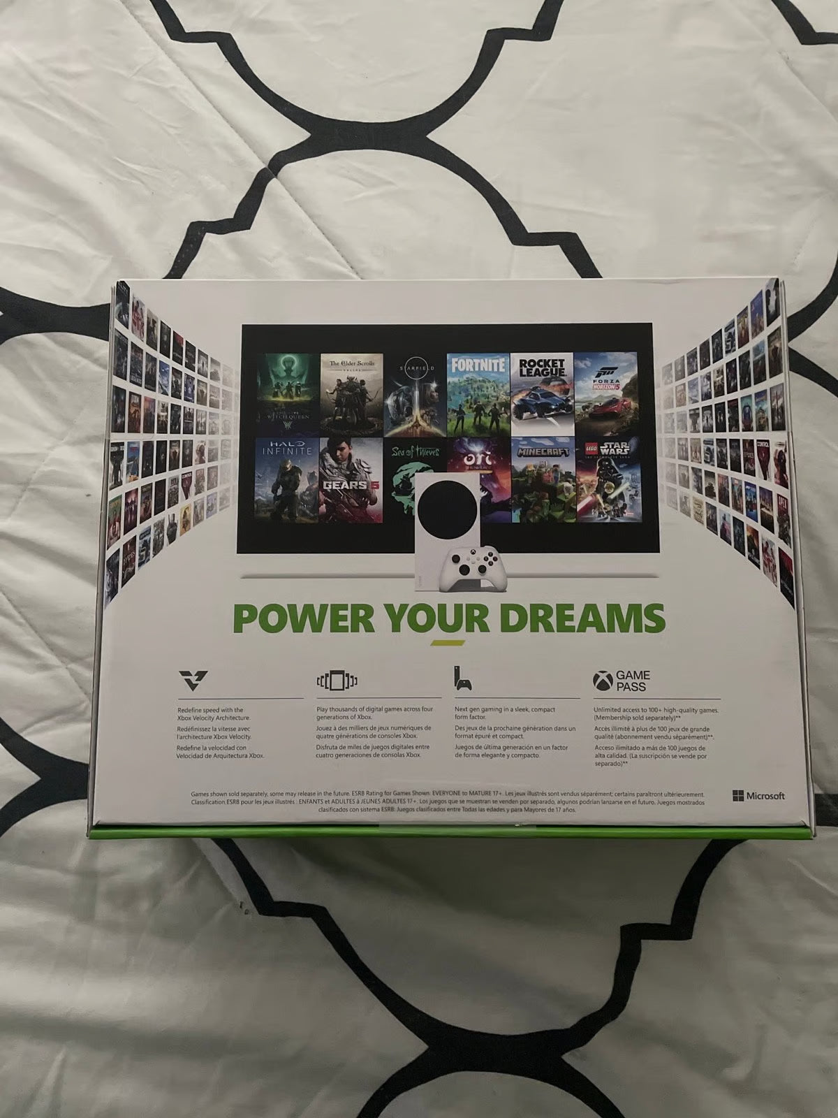 Xbox one series s 8W33