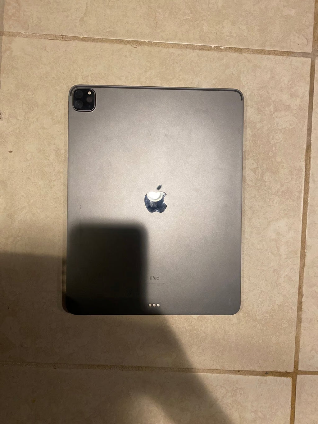 Apple iPad Pro 4th Gen 128GB Wi-Fi 12.9�?Space Gray with otter box case 6Y67