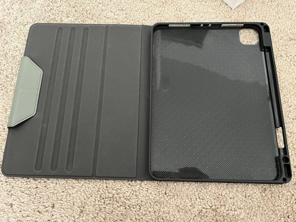 iPad Pro 11 inch 1st Generation + Apple Pencil 2nd Gen (with case) 3Z76