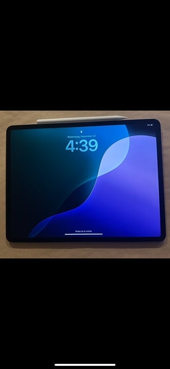 Apple iPad Pro Bundle 7J52