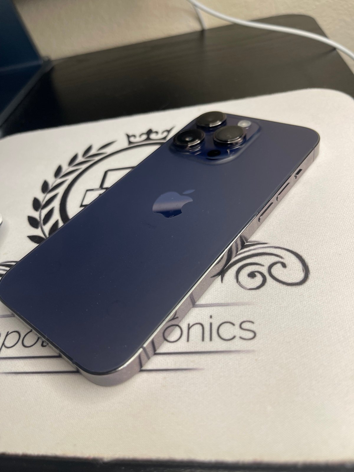 iPhone 14 Pro unlocked 3R57