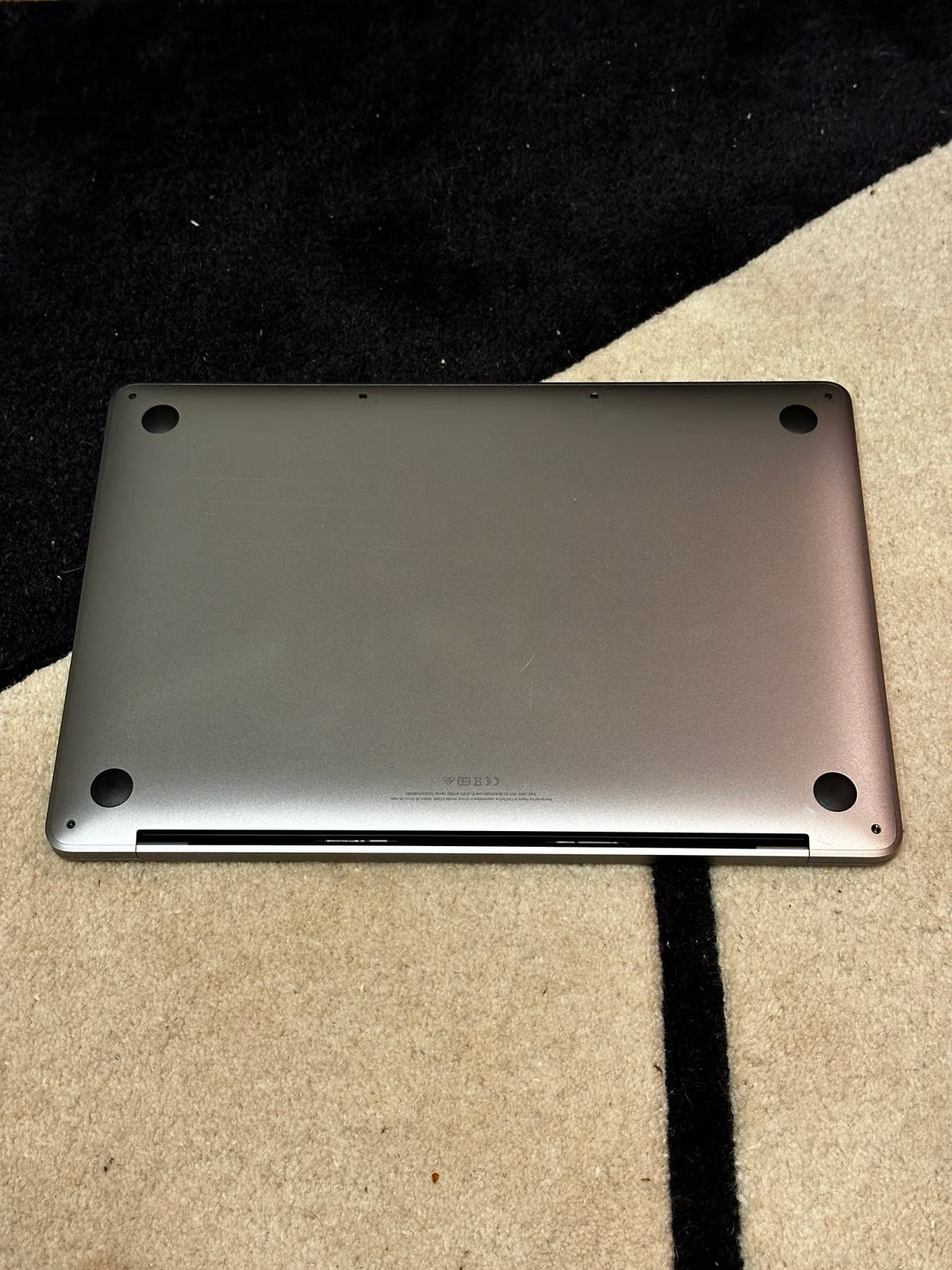 Space Gray 13鈥?MacBook Pro 2020 6R21