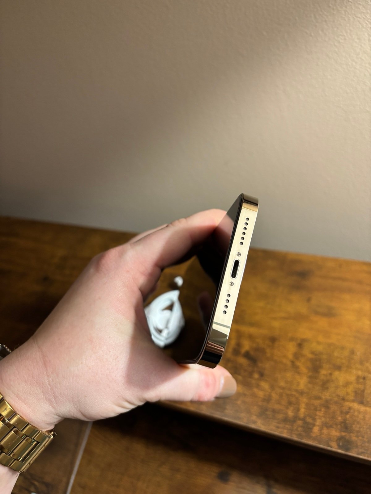 Apple iPhone 14 Pro Max 128 GB in Gold 1X11